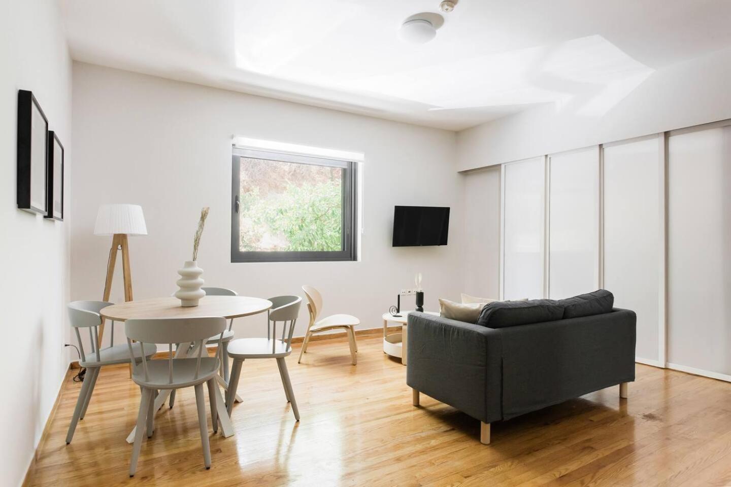 The Hill By Zoia Living Appartement Athene Buitenkant foto